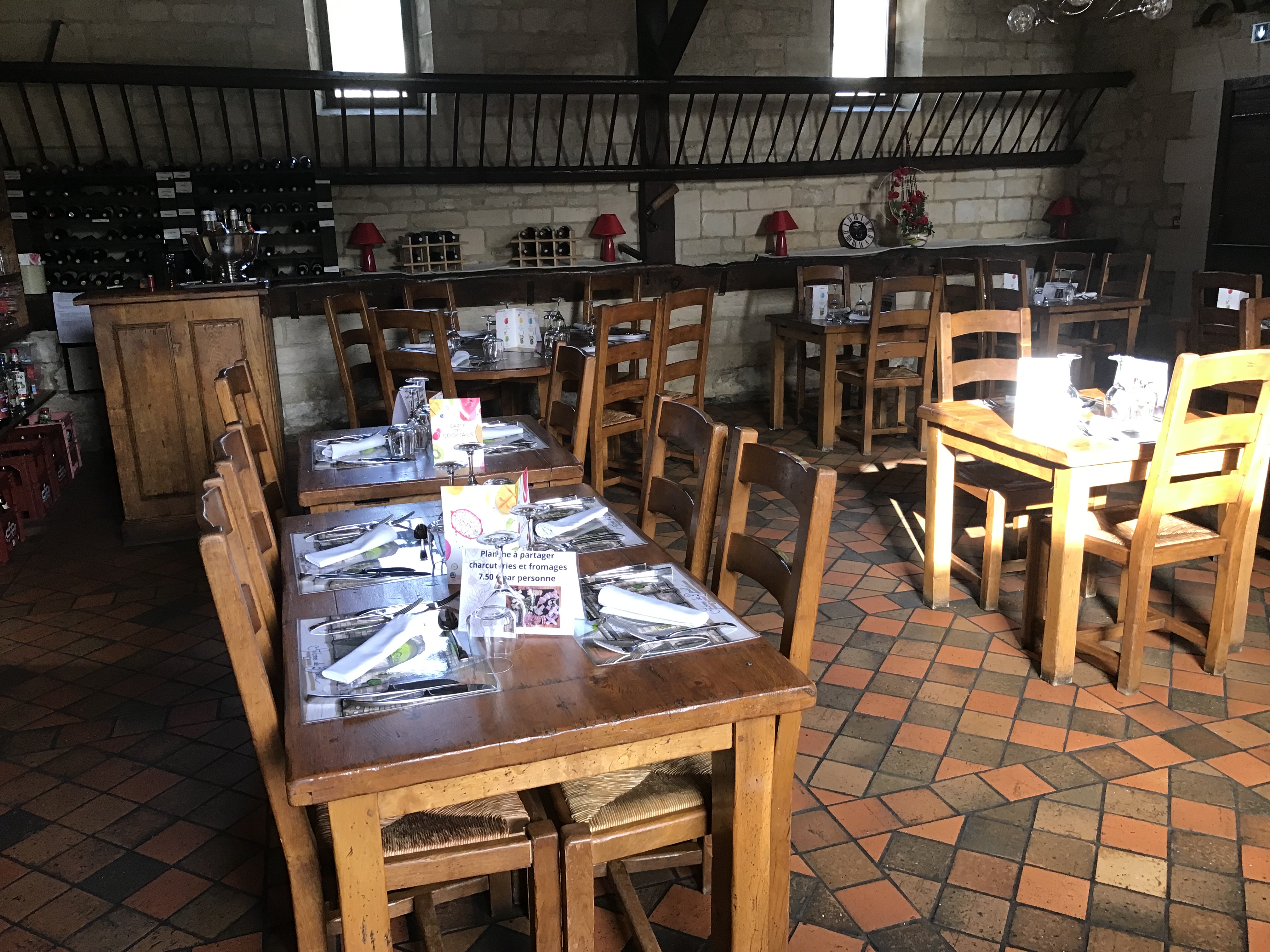SALLE DE RESTAURANT