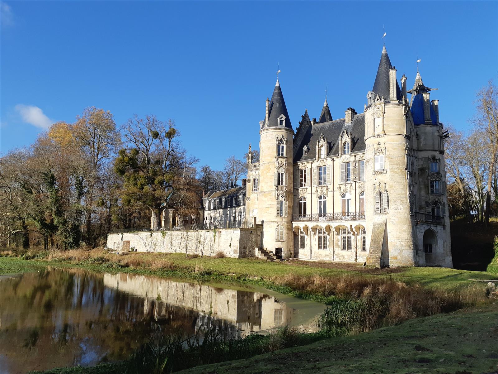 Chateau de Mont l'Eveque
