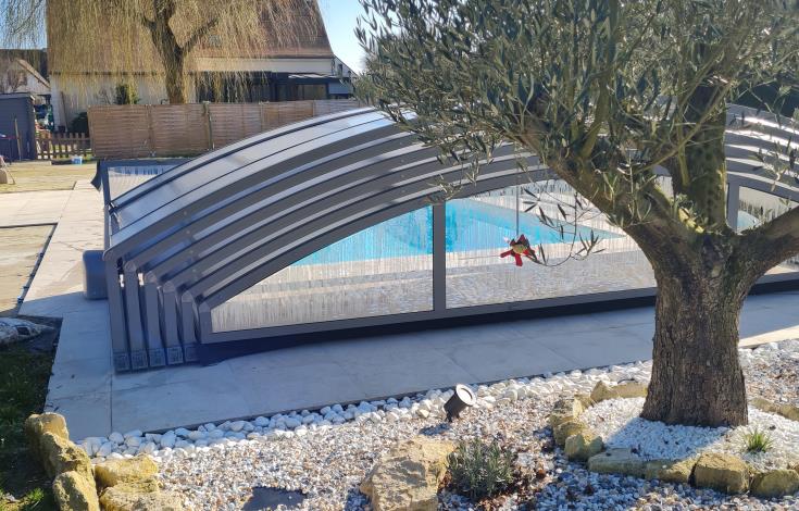 Piscine sous dome