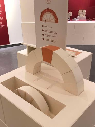 Voûte à construire dans l'exposition
