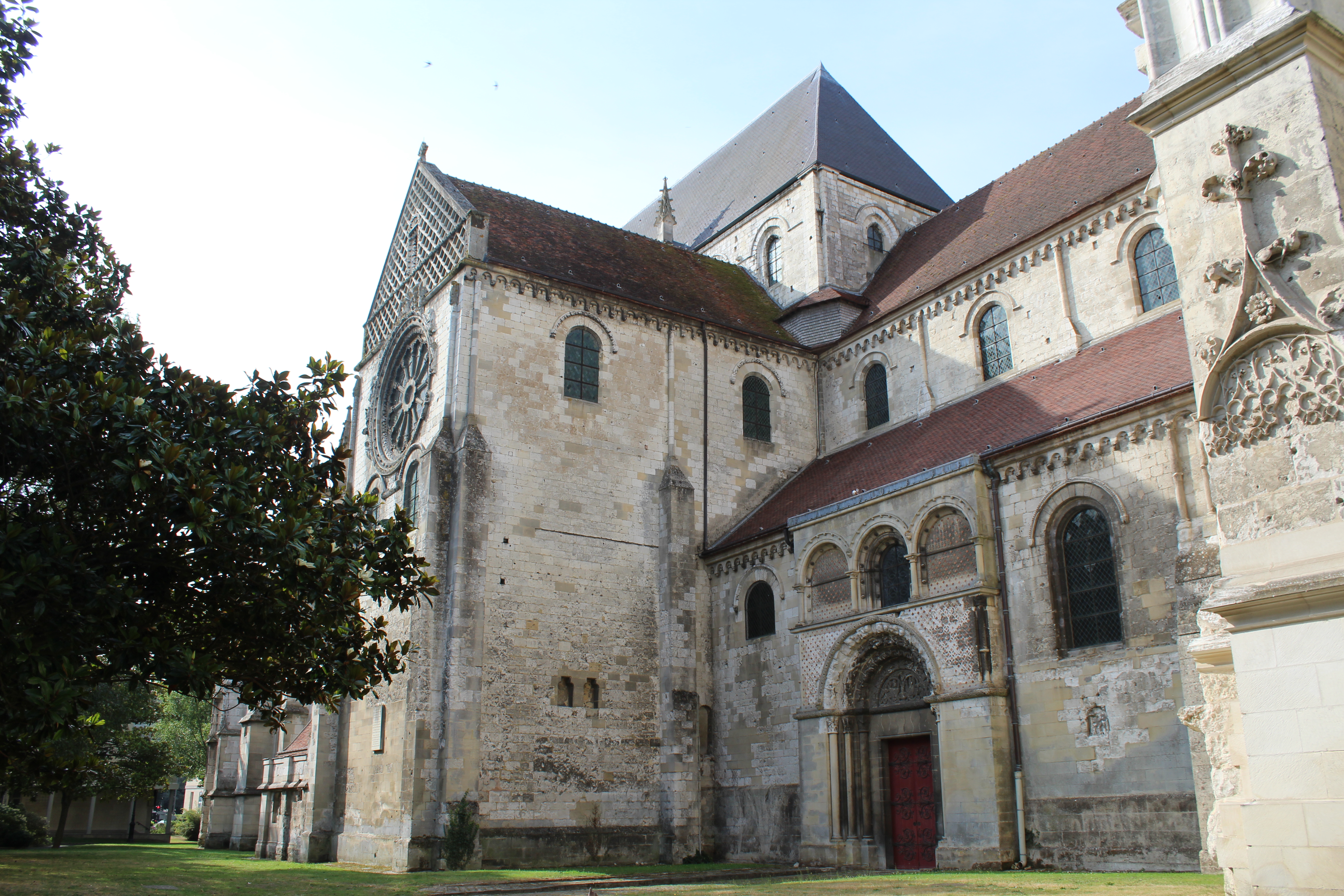 Visite-découverte du parcours d'art contemporain "Nos fières allures" de l'église Saint-Etienne au plateau Saint-Jean