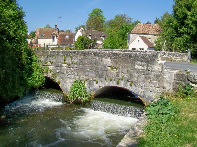 Borest_(60),_le_pont_Saint-Martin_sur_la_Nonette,_chemin_communal_n°_4