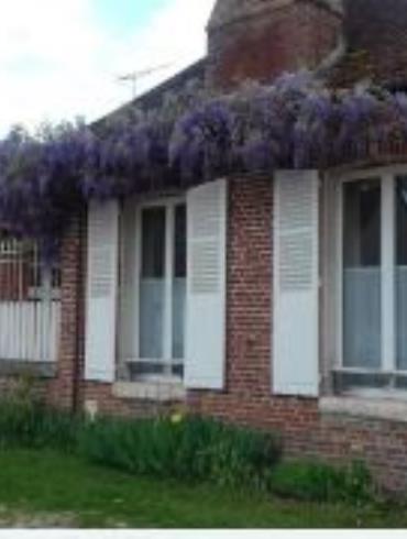 CRESSONSACQ-Les Glycines