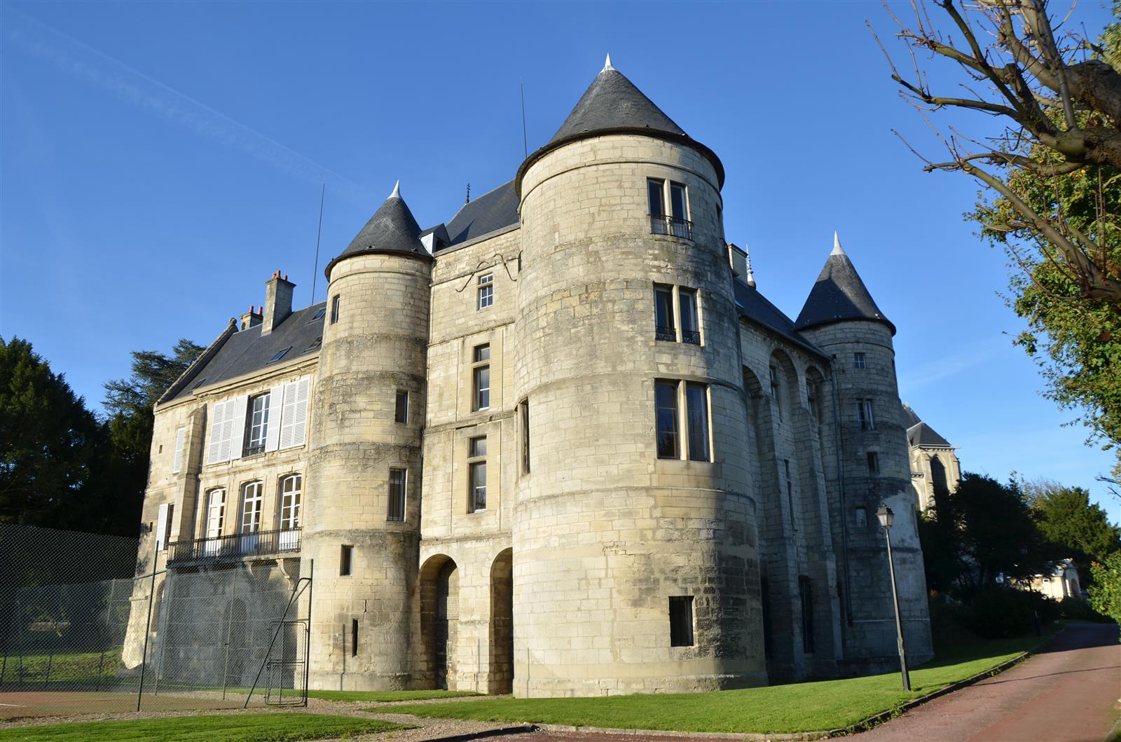 Château de Montataire