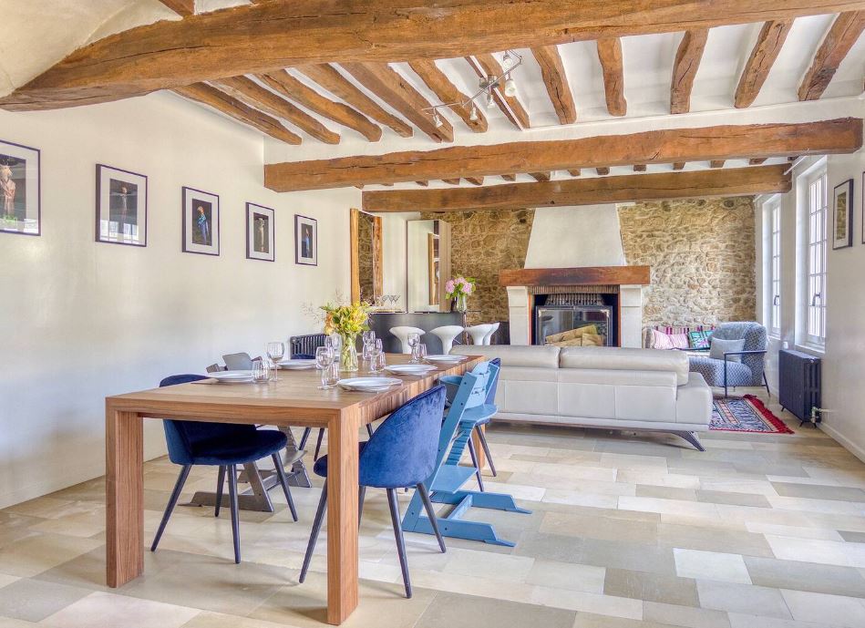 Espace repas + salon maison 2