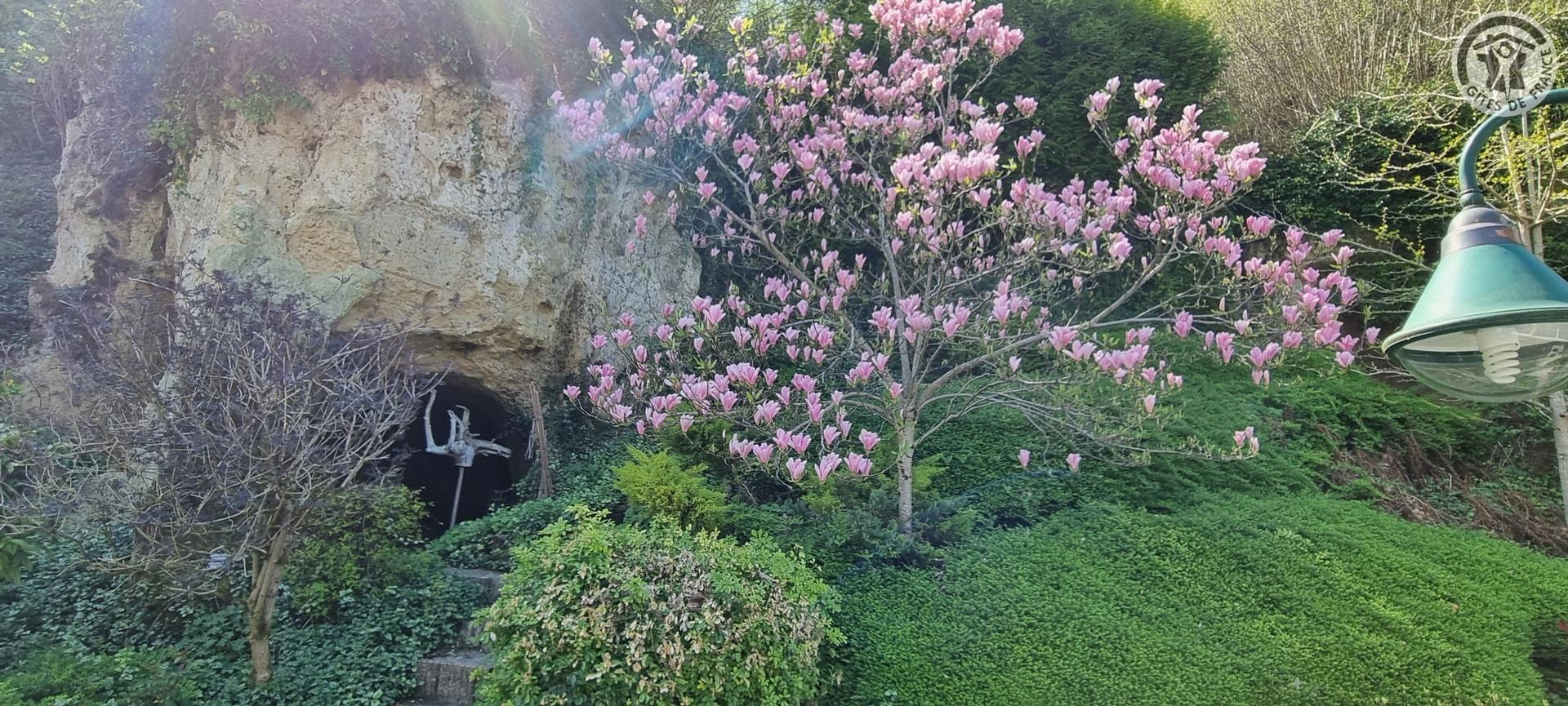 LES SEPTVALLONS Les trois grottes