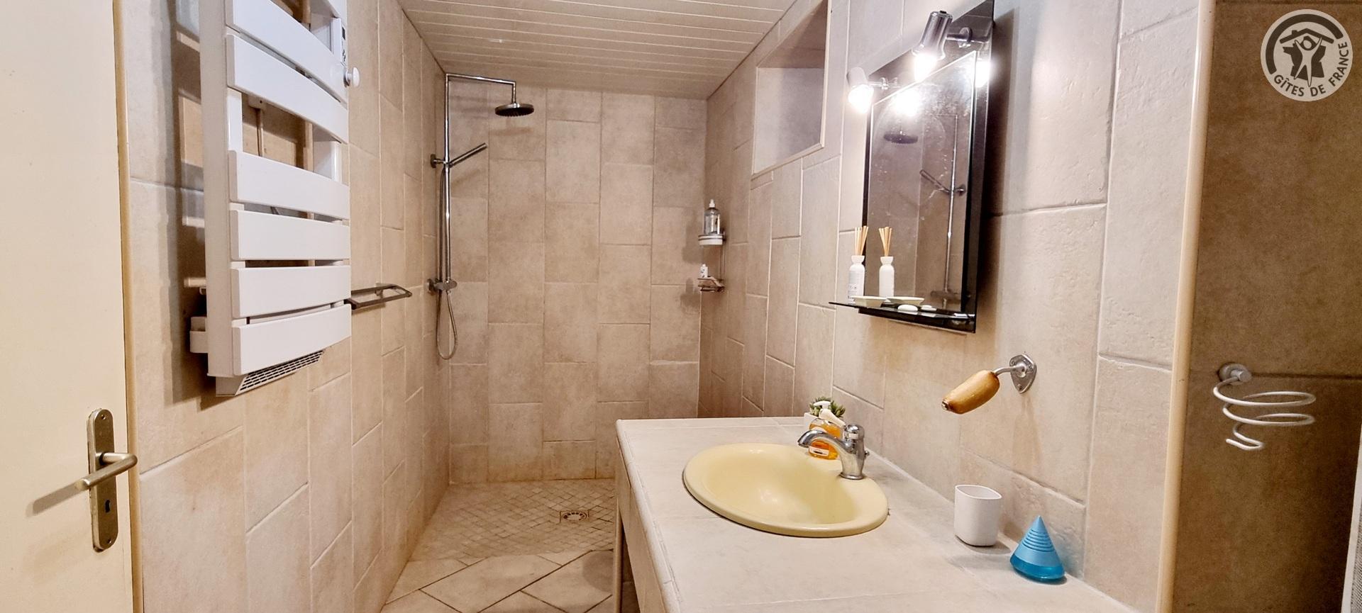 LES SEPTVALLONS Les trois grottes