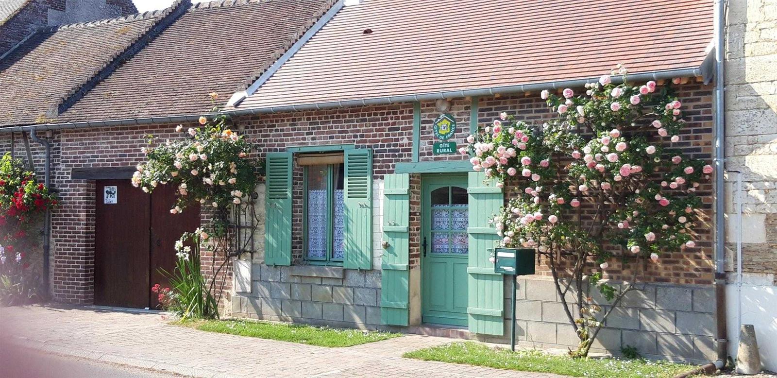 CRESSONSACQ Gîte de Mme Minguet