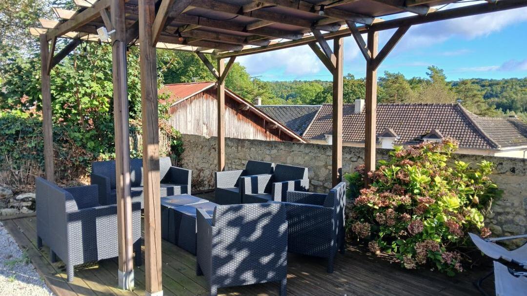 ARRANCY Les volets bleus