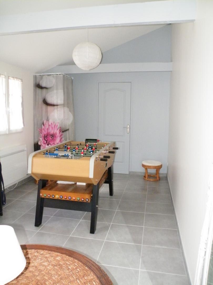 ARRANCY Les volets bleus