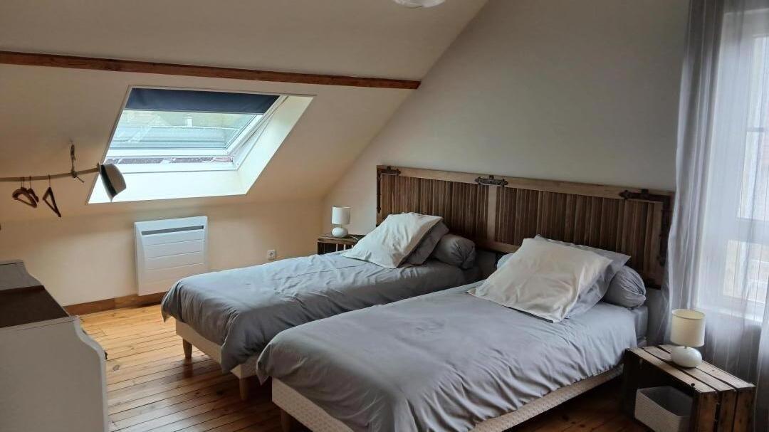 ARRANCY Les volets bleus