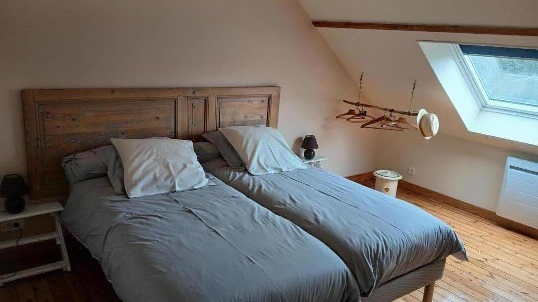 ARRANCY Les volets bleus