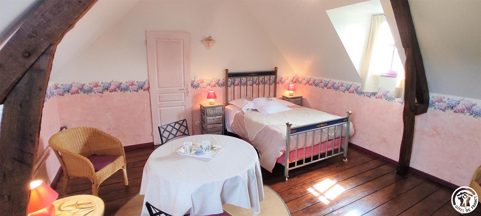 HAUTBOS La chambre aux hortensias