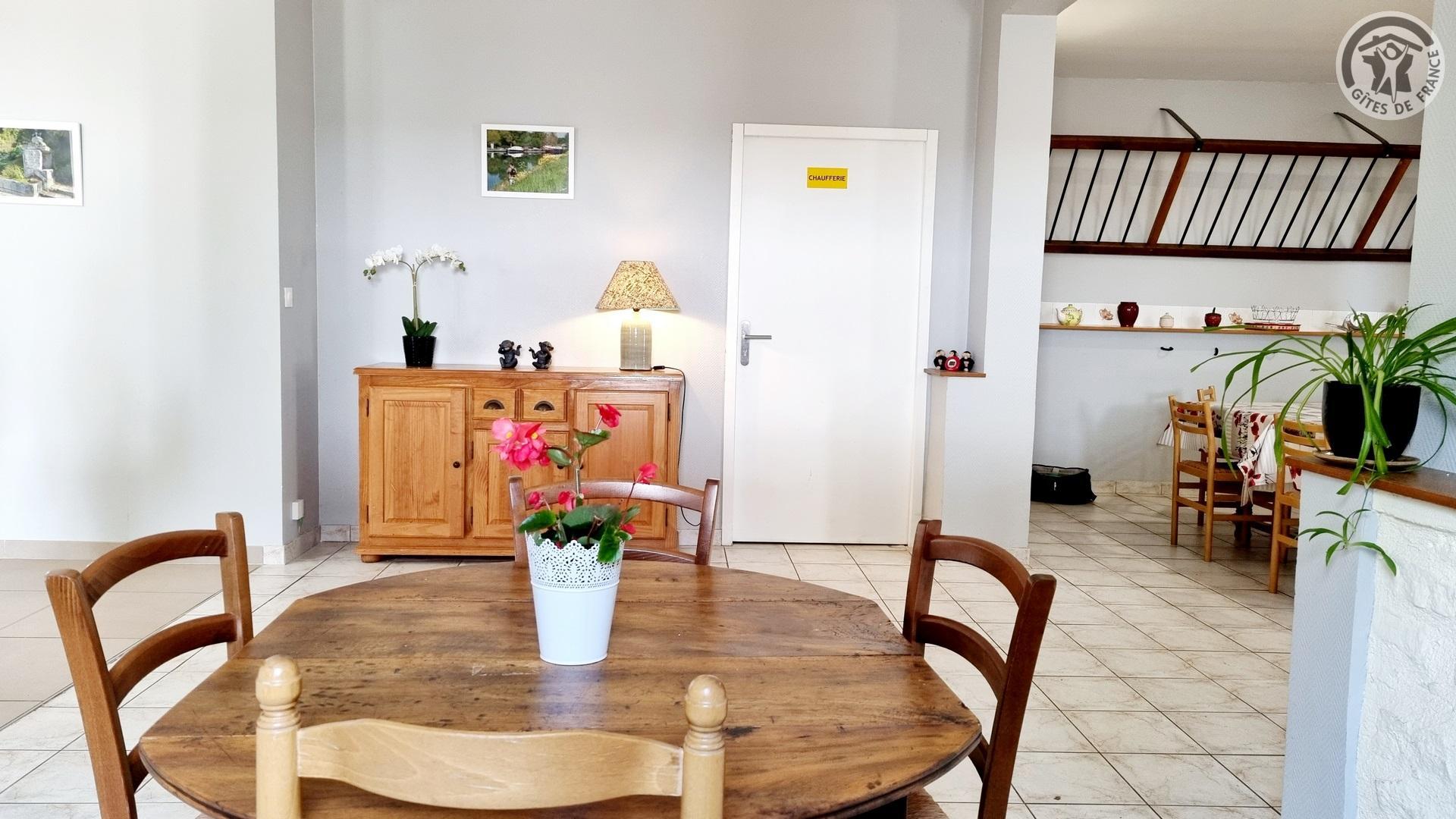 MONAMPTEUIL Monampteuil