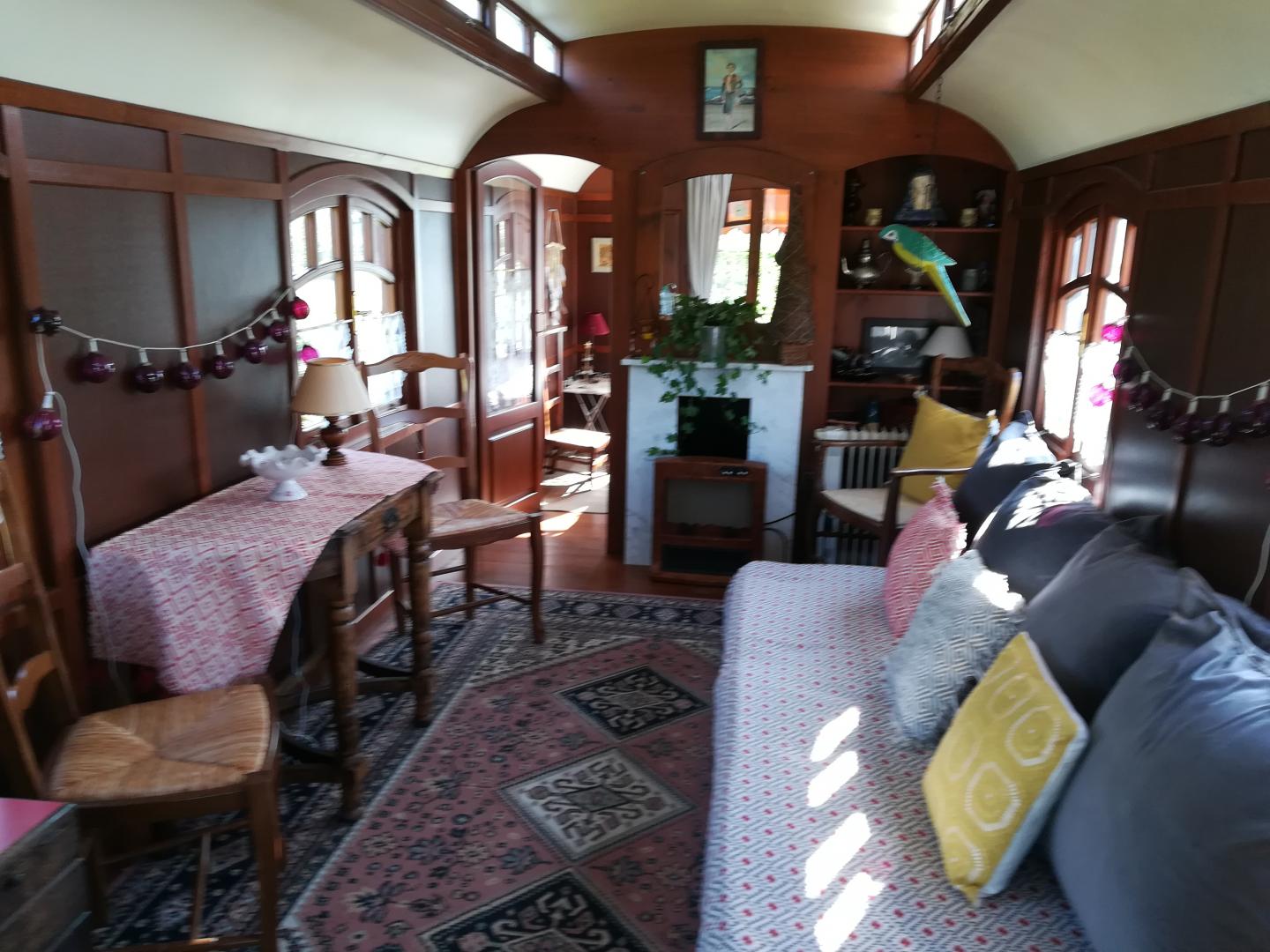 ST GERMER DE FLY La Roulotte 