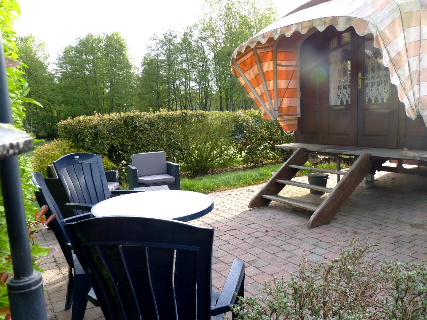 ST GERMER DE FLY La Roulotte 