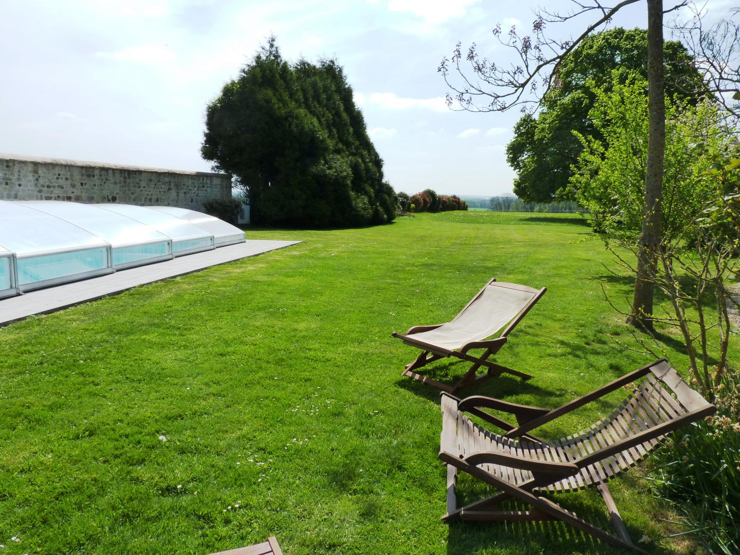 HADANCOURT-LE-HAUT-CLOCHER Gite du Haut Clocher