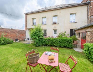 CREVECOEUR-LE-GRAND Château de la poussière