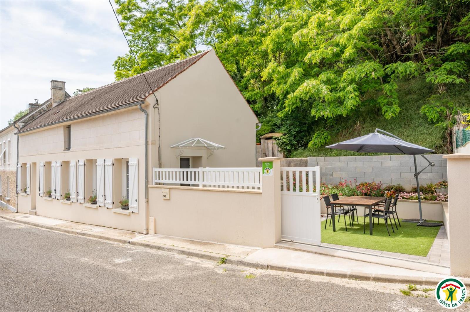 BETHISY SAINT PIERRE Le Lezard Vert