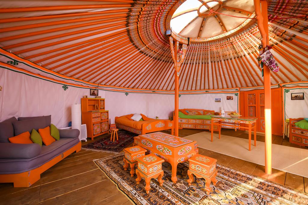 TRIE-CHATEAU Les Yourtes des Templiers