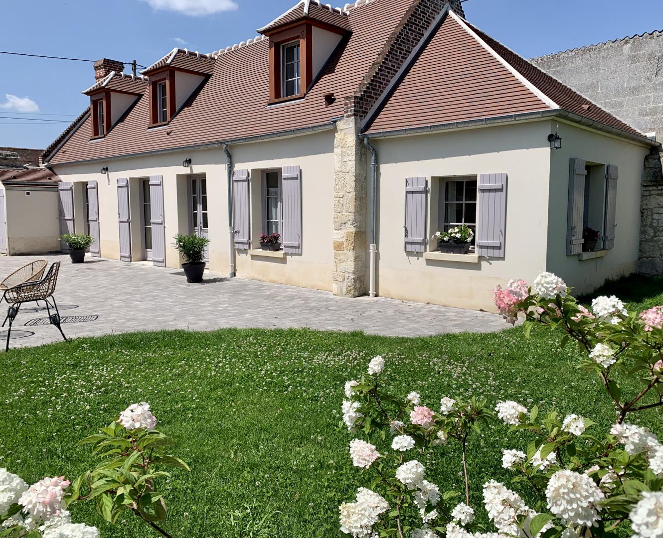LA NEUVILLE ROY Les hauts de  campagne