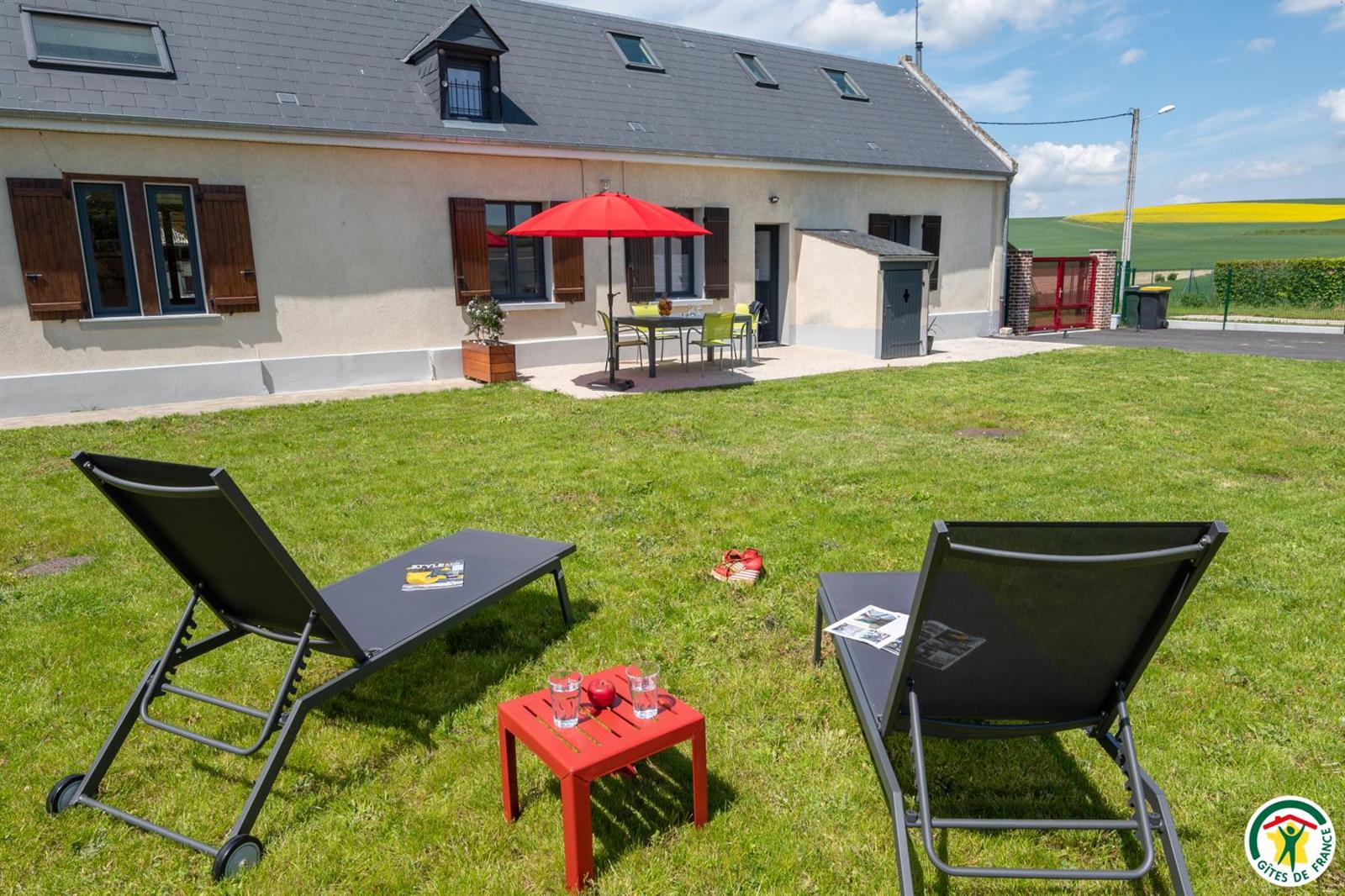 GOUY LES GROSEILLERS Miel et Groseilles