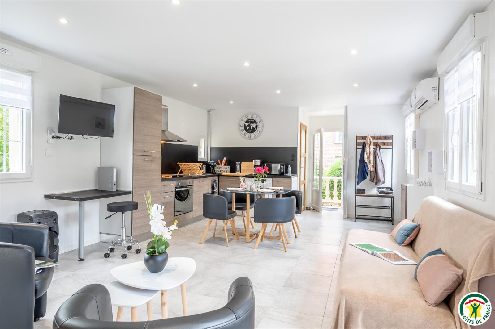 EVRICOURT Le gite des Ecuries de Marquecy