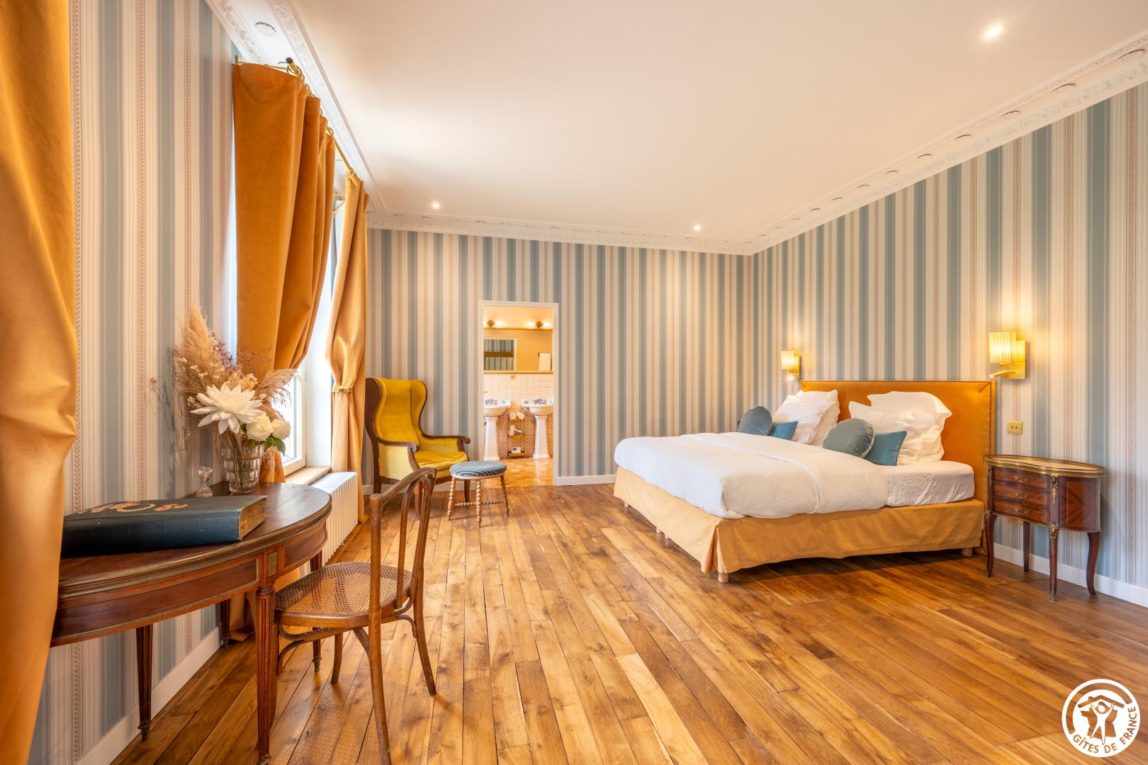 HONDAINVILLE Chambres d'hôtes au Chateau Vert