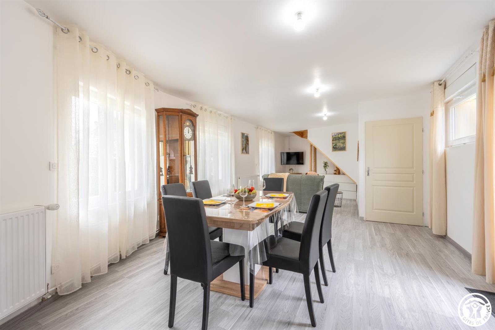 MILLY SUR THERAIN Les berges fleuries de Jojo