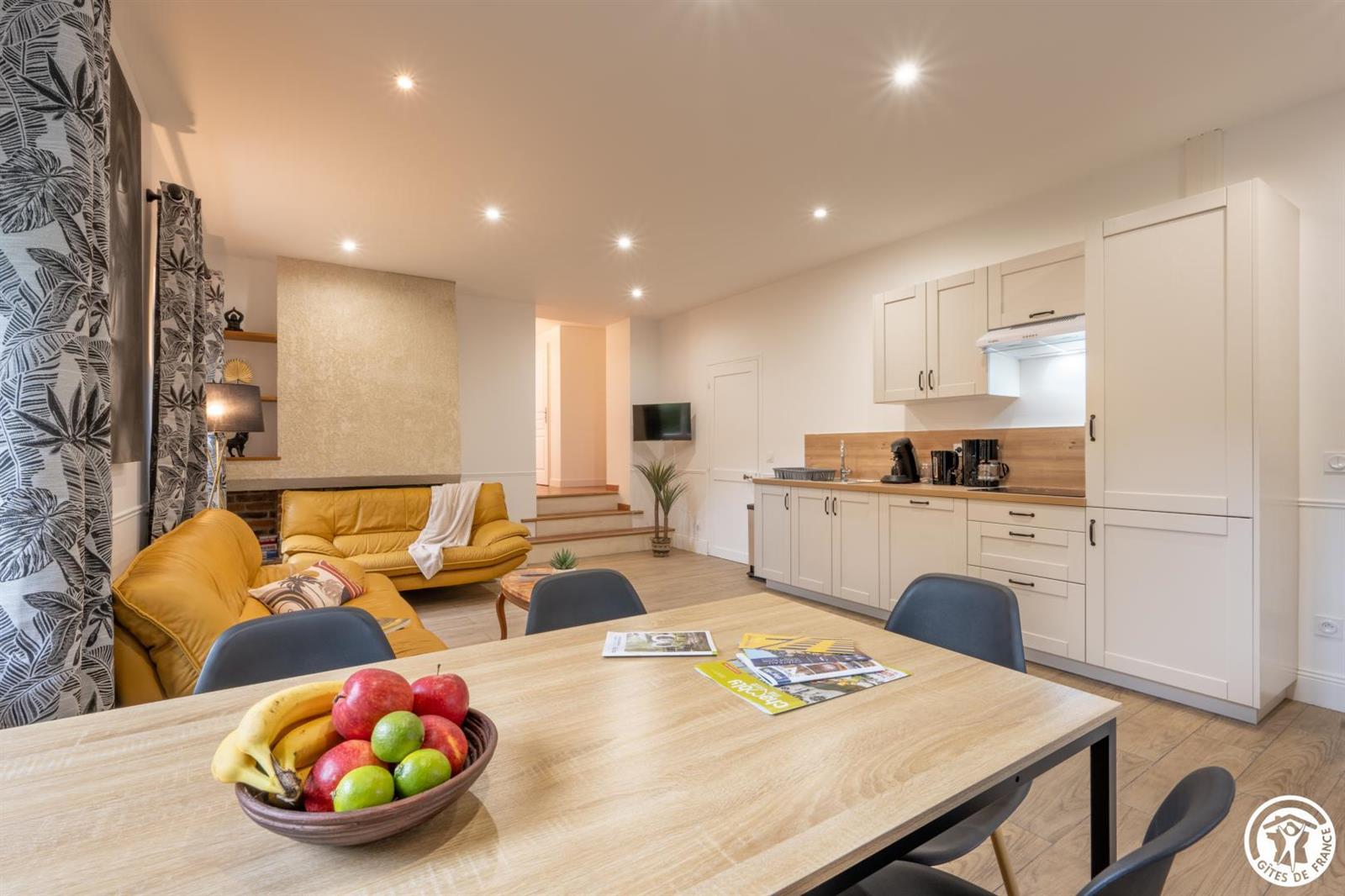 CHAMBLY Les Tomettes