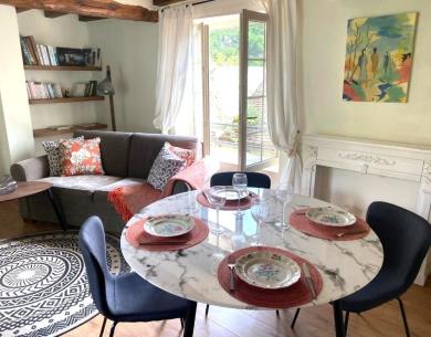 FONTAINE CHAALIS La Maison des Roses