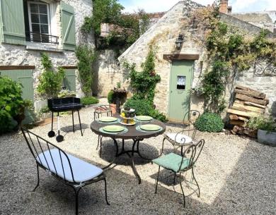 FONTAINE CHAALIS La Maison des Roses