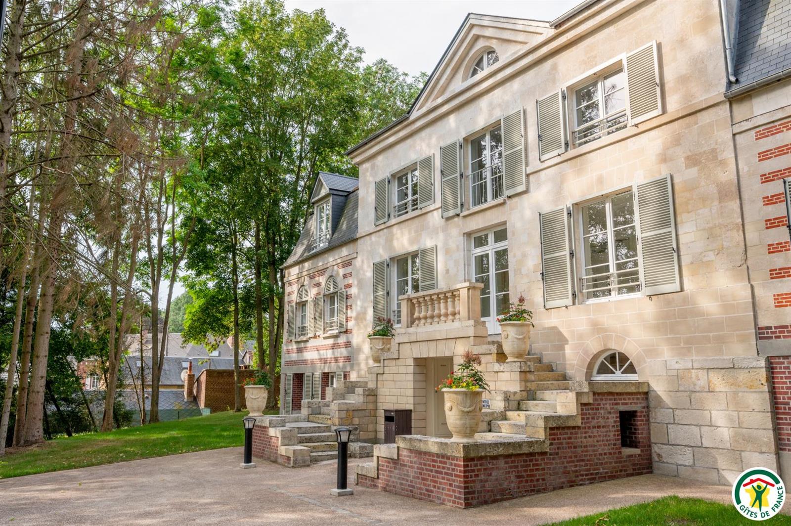 BRETEUIL Le Chateau de la Butte