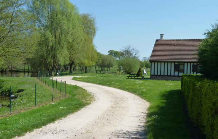 SAINT-GERMER-DE-FLY Le grand chalet