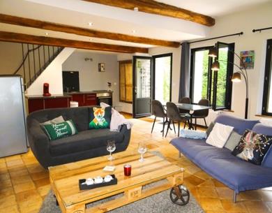 Gite Oise Senlis salon vue sur le jardin tommette au sol décoration champetre 500 (002)