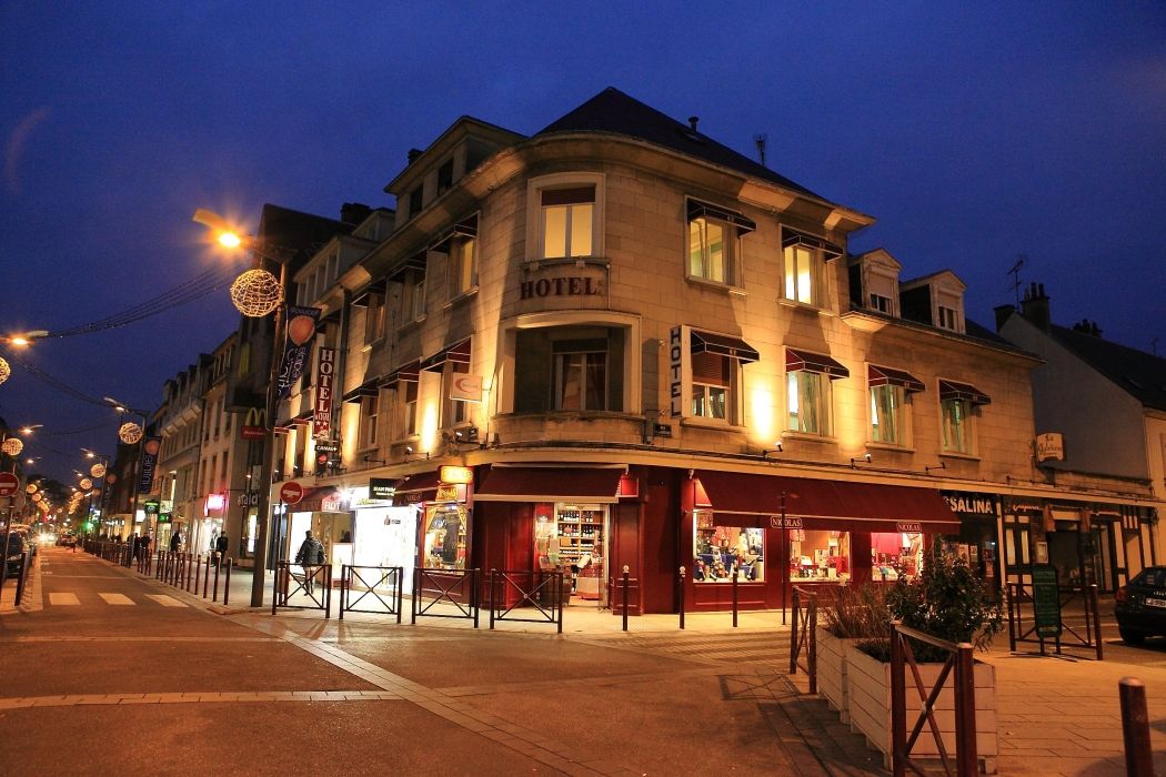 Hôtel du Cygne Beauvais - extérieur nuit, crédit photo : Non communiqué
