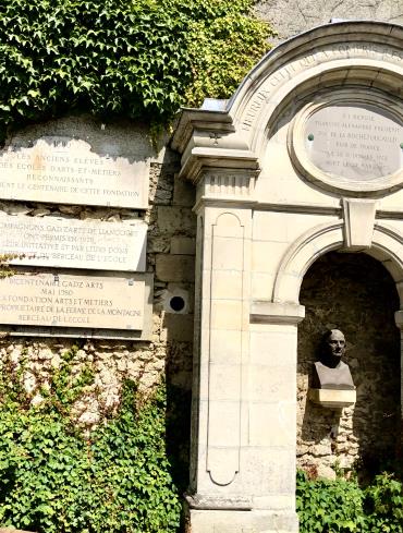 Façade tombeau du Duc et plaques commémoratives