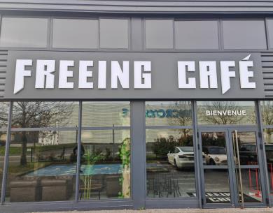 Freeing Café