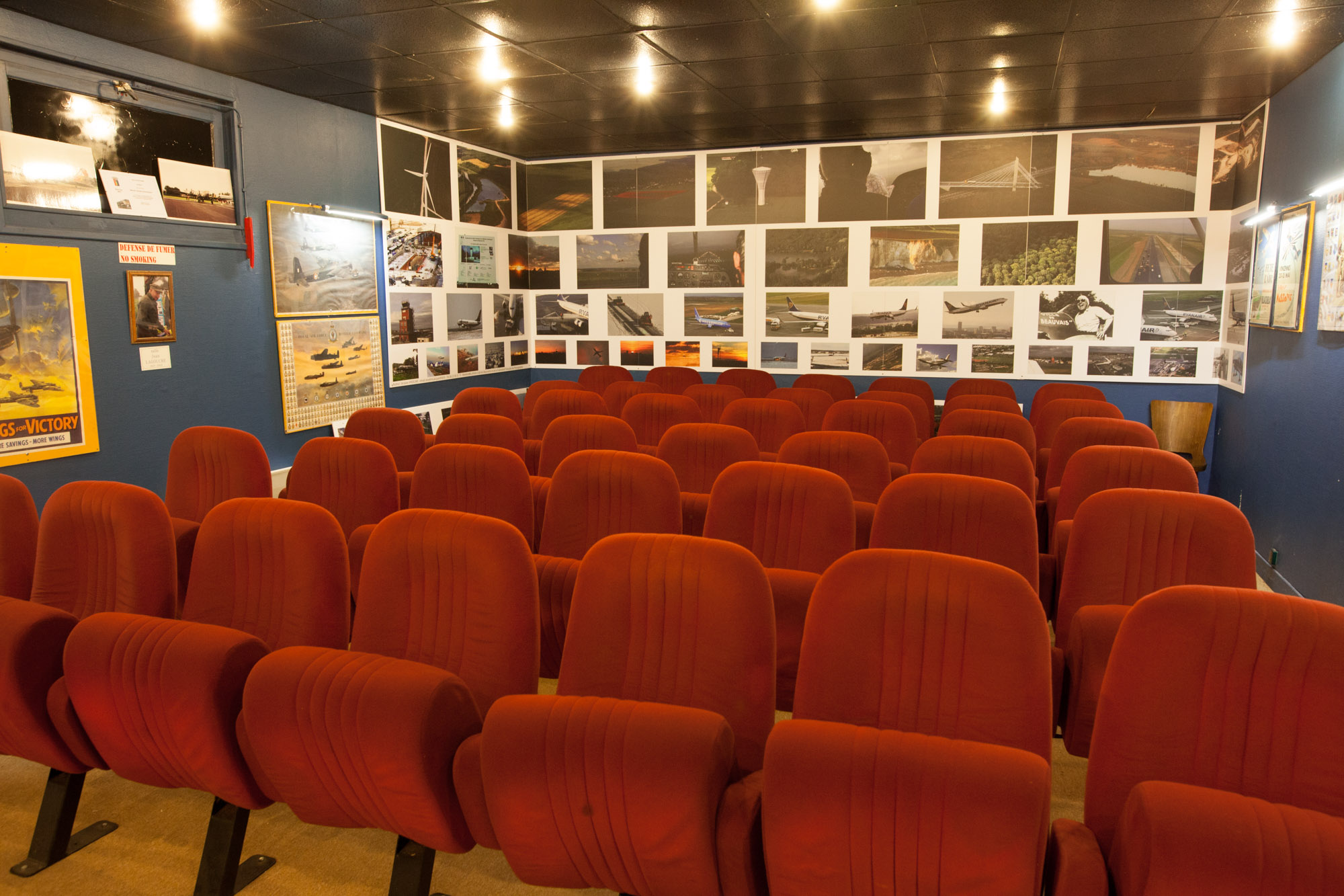 salle de cinéma du musée de Warluis, crédit photo : Musée de l'Aviation de Warluis