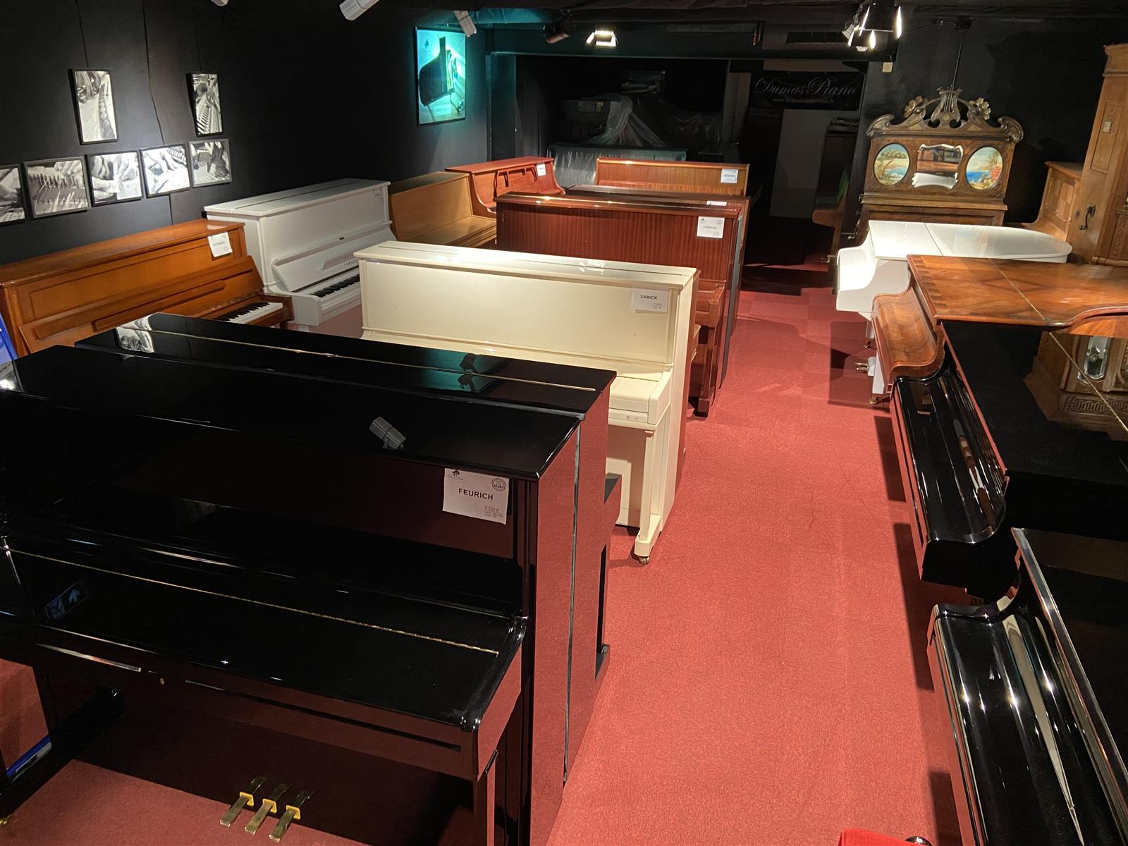 Showroom Dumas Piano