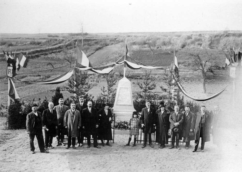 Inauguration du monument des fusillés de Vingré < Guerre 14-18 < WW1 < Aisne < Picardie < France - Crédits : Agence Aisne Tourisme