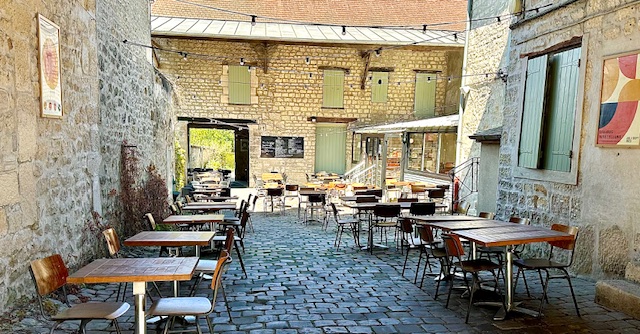 La Cour Pavée Ext 1