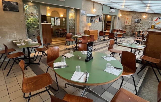 La Cour Pavée Int 1