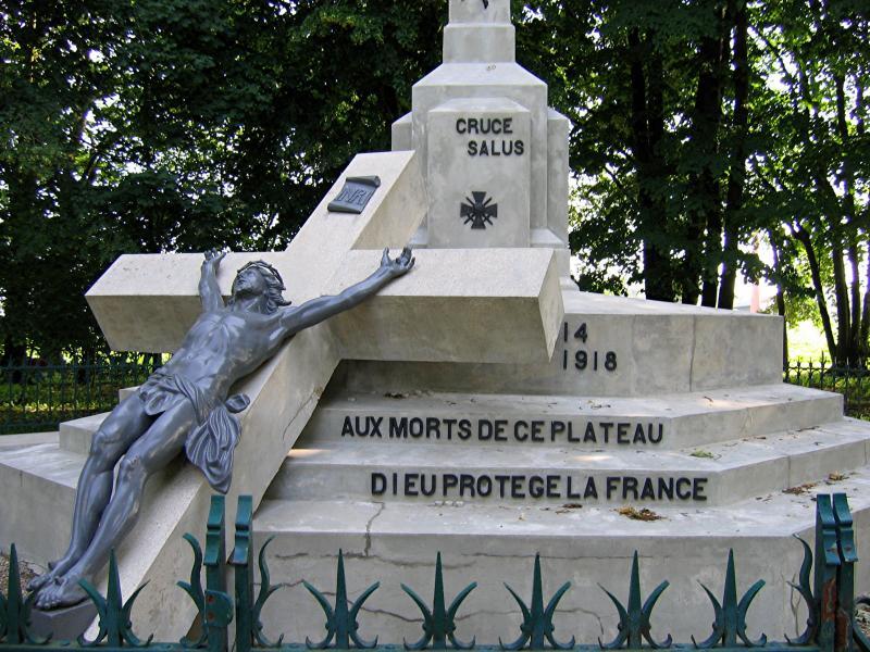 La croix brisée de Confrécourt à Nouvron-Vingré - Crédits : François-Xavier Dessirier
