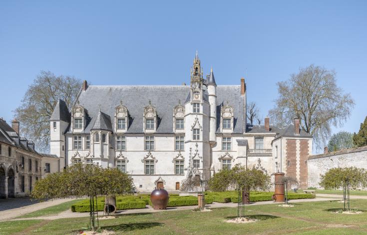 Vue du palais épiscopal, aujourd'hui MUDO-Musée de l'Oise