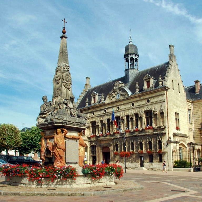 Hôtel de Ville et ses trésors — Noyon