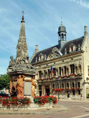 Noyon-Hotel-de-ville-1 (4)