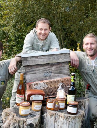 3 apiculteurs à Goupillon