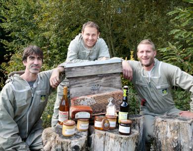 3 apiculteurs à Goupillon