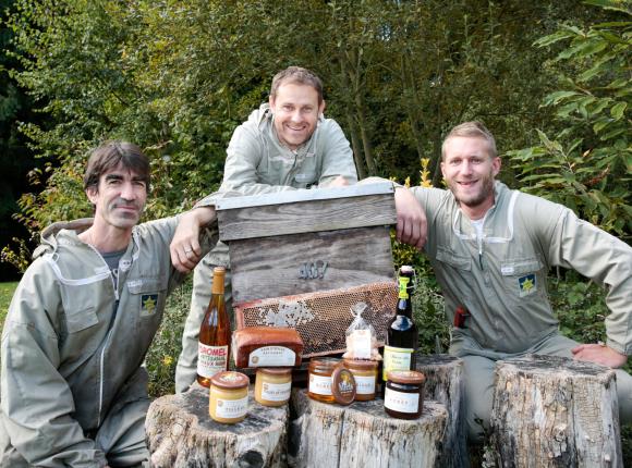 3 apiculteurs à Goupillon